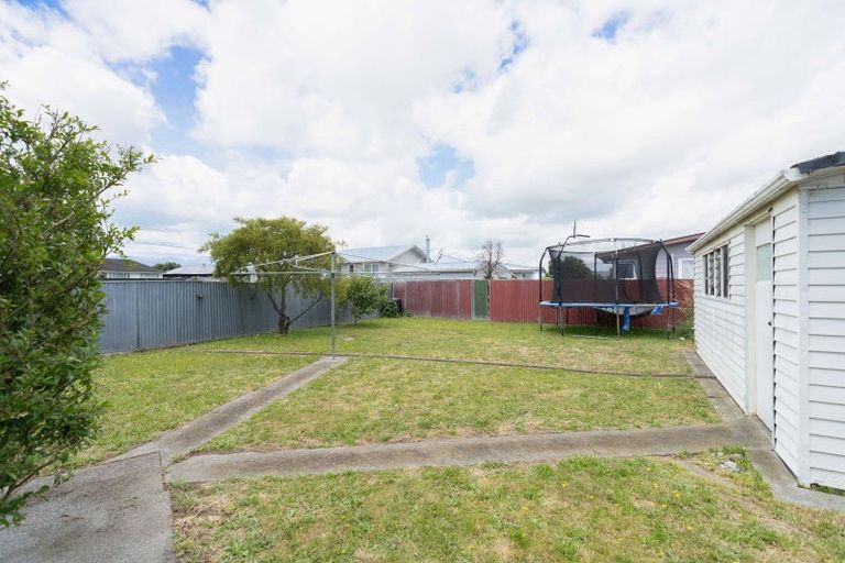 Photo of property in 127 Queen Street West, Levin, 5510