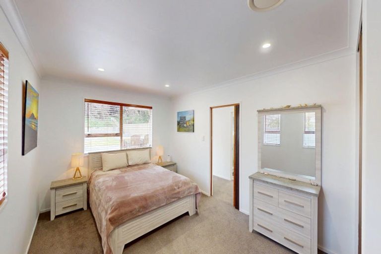 Photo of property in 135 Rua Avenue, Waitarere Beach, Levin, 5510