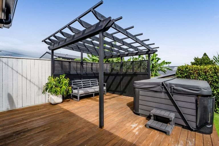 Photo of property in 1a Mount View Place, Spotswood, New Plymouth, 4310