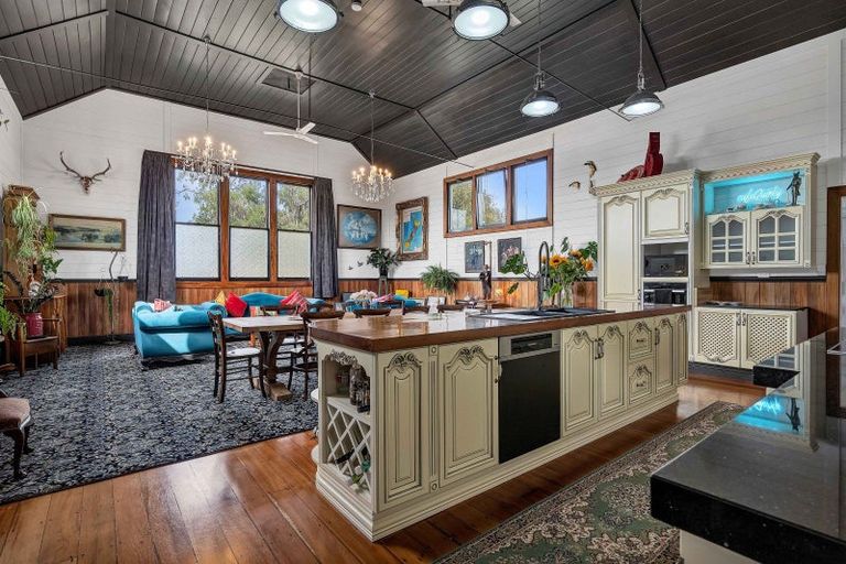 Photo of property in 105 High Street South, Eltham, 4322