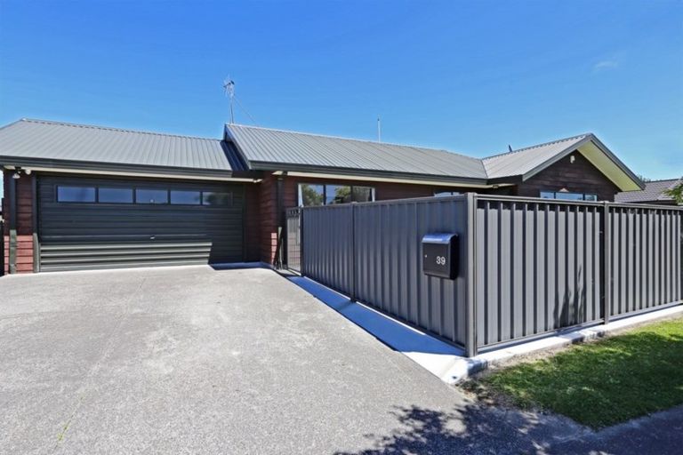 Photo of property in 39 Whiting Crescent, Greenmeadows, Napier, 4112