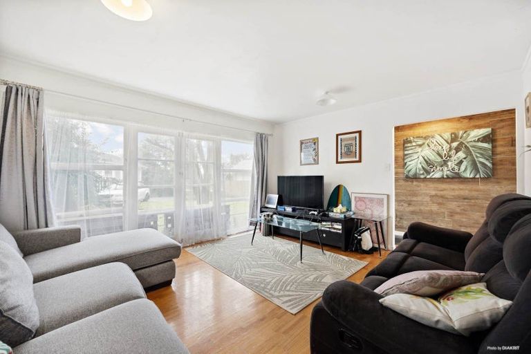 Photo of property in 22 Solo Place, Manurewa, Auckland, 2102