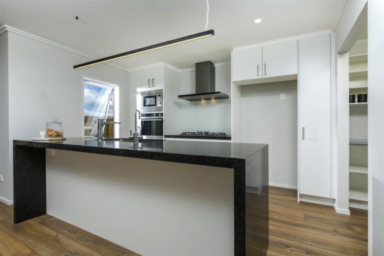 Photo of property in 17 Podgora Avenue, Kumeu, 0810