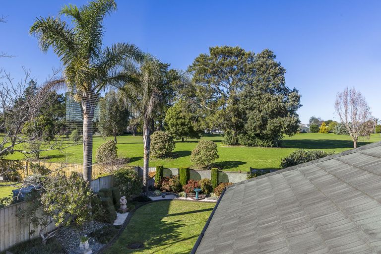 Photo of property in 12 Blackwood Drive, Wattle Downs, Auckland, 2103