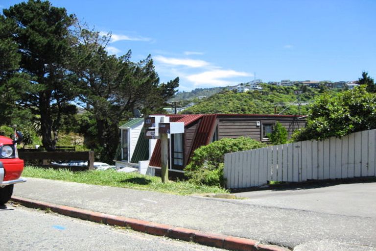 Photo of property in 3/49 Mandalay Terrace, Khandallah, Wellington, 6035