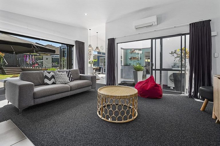 Photo of property in 47 Inverness Drive, Pyes Pa, Tauranga, 3112