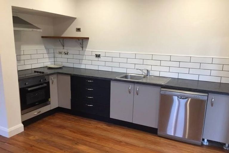 Photo of property in 917 Heretaunga Street East, Parkvale, Hastings, 4122