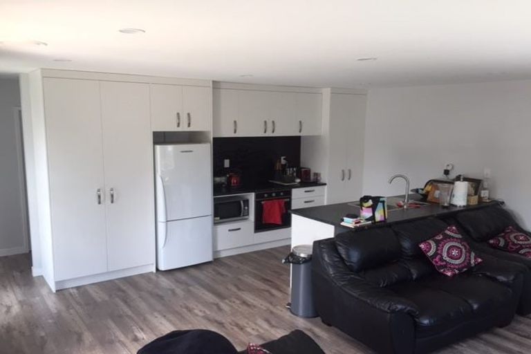 Photo of property in 76 Te Atatu Road, Te Atatu South, Auckland, 0610