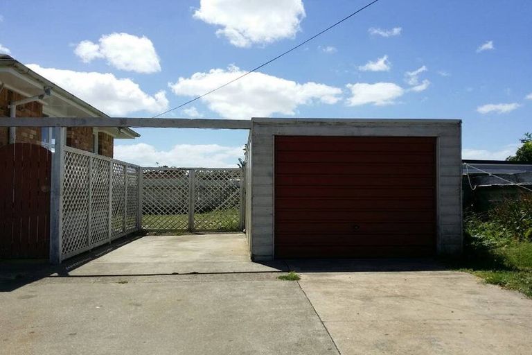 Photo of property in 2 Holden Place, Manukau, Auckland, 2025