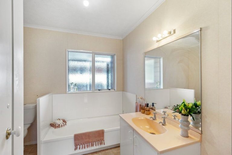 Photo of property in 18 Manchester Street, Levin, 5510