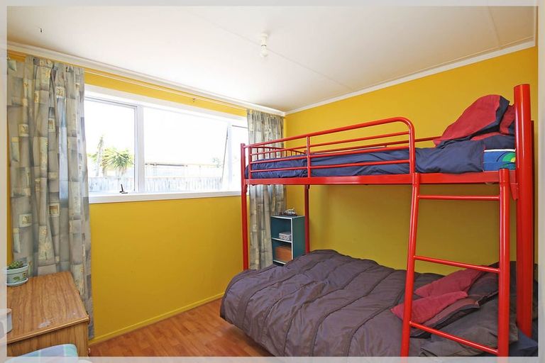 Photo of property in 9 Dewe Terrace, Foxton Beach, Foxton, 4815