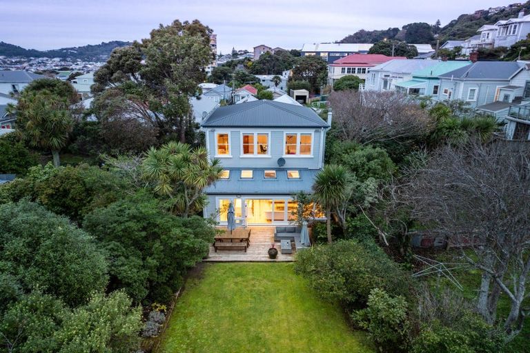 Photo of property in 8 Carrington Street, Mount Cook, Wellington, 6021