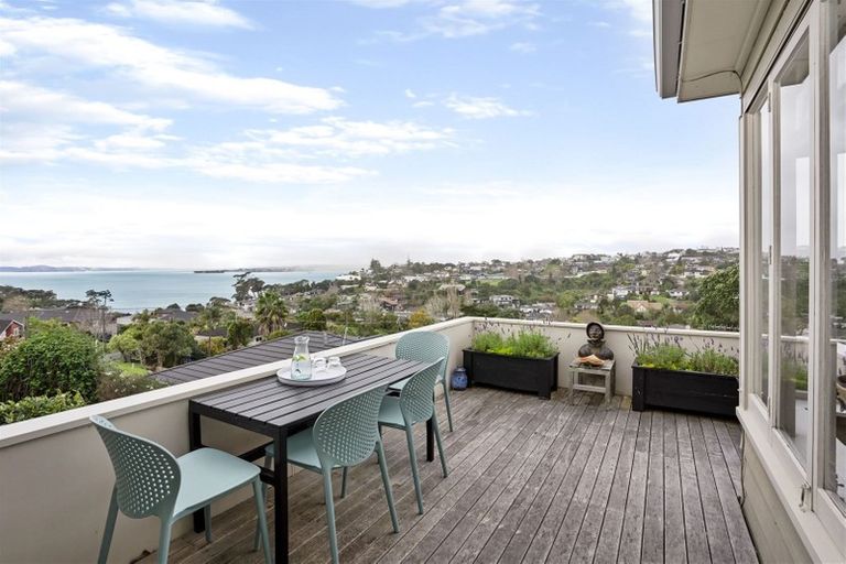 Photo of property in 1/5 Colmar Road, Mellons Bay, Auckland, 2014