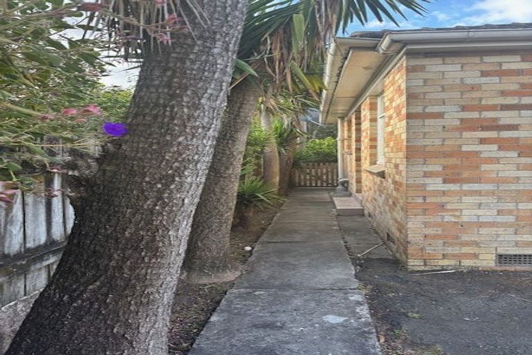 Photo of property in 15 Miller Road, Mangere Bridge, Auckland, 2022