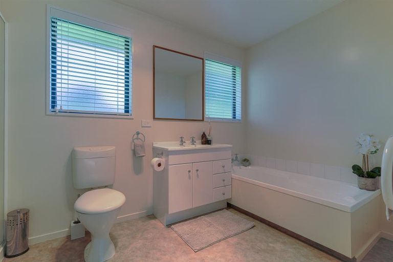 Photo of property in 26a Crofton Road, Harewood, Christchurch, 8051