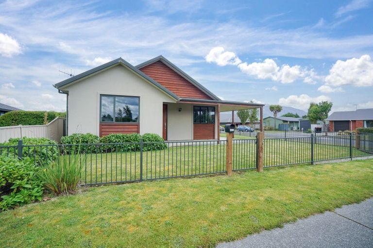 Photo of property in 111 Govan Drive, Te Anau, 9600