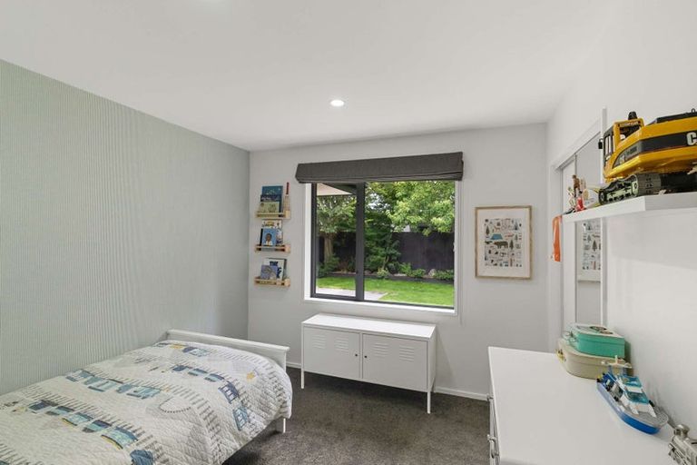 Photo of property in 33 Broadhaven Avenue, Parklands, Christchurch, 8083