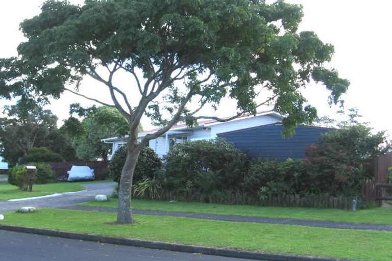 Photo of property in 17 Compass Place, Te Atatu Peninsula, Auckland, 0610
