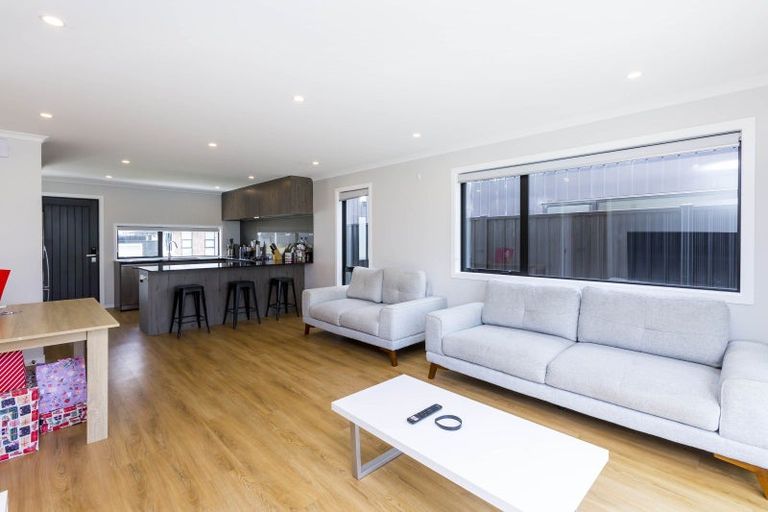 Photo of property in 18 Cynisca Crescent, Wallaceville, Upper Hutt, 5018