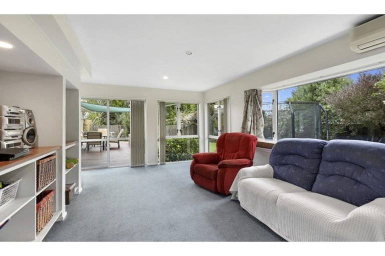 Photo of property in 19 Townshend Crescent, Halswell, Christchurch, 8025