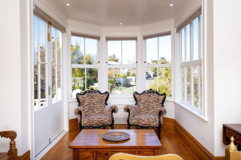 Photo of property in 14 Cameron Road, Bluff Hill, Napier, 4110