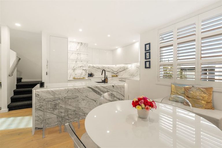 Photo of property in 10/4 Campbell Road, Takapuna, Auckland, 0622