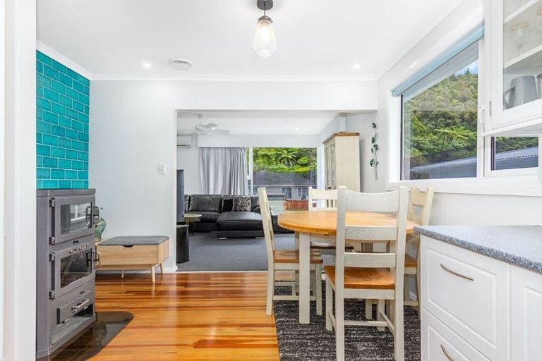 Photo of property in 33 Sunny Grove, Wainuiomata, Lower Hutt, 5014