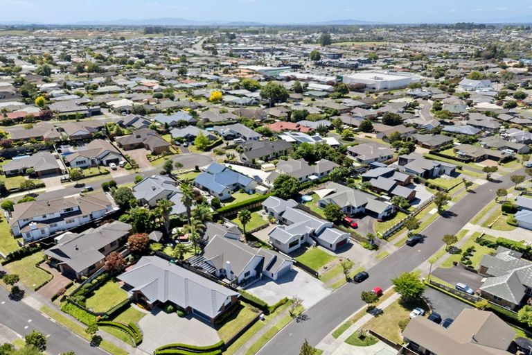 Photo of property in 62 Cairns Crescent, Rototuna, Hamilton, 3210