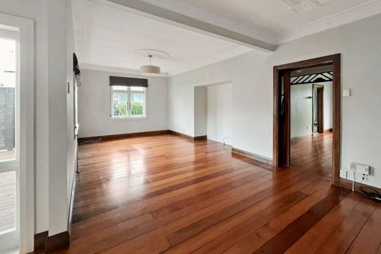 Photo of property in 38 Guy Avenue, Takaro, Palmerston North, 4410