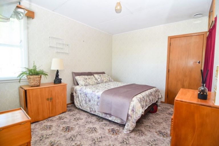 Photo of property in 10-12 Mckenzie Terrace, Carterton, 5713