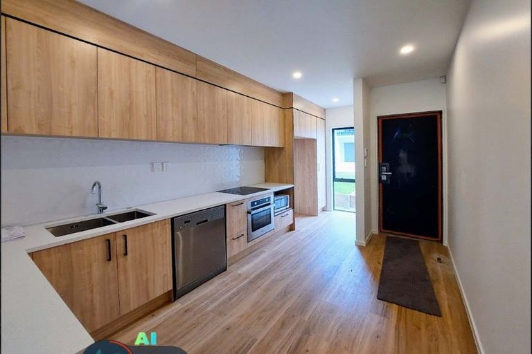 Photo of property in 16 Korokio Lane, Henderson, Auckland, 0612