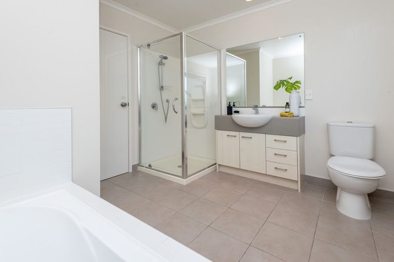 Photo of property in 20 Earlshall Drive, Flat Bush, Auckland, 2016