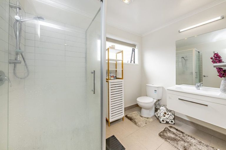 Photo of property in 12 Fermi Lane, Papakura, 2110