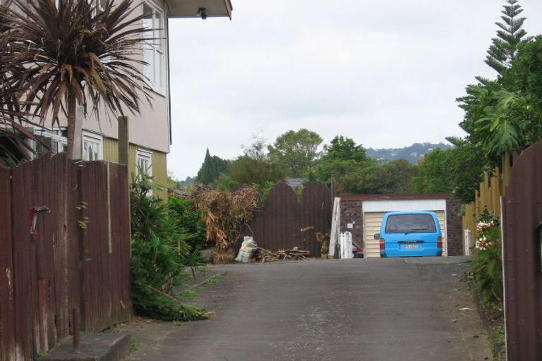Photo of property in 2/24 Rimu Street, New Lynn, Auckland, 0600
