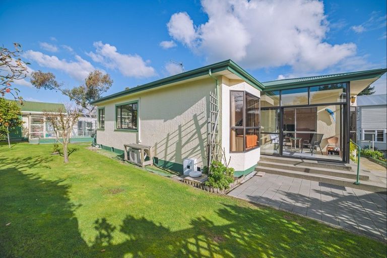 Photo of property in 494 College Street, Hokowhitu, Palmerston North, 4410