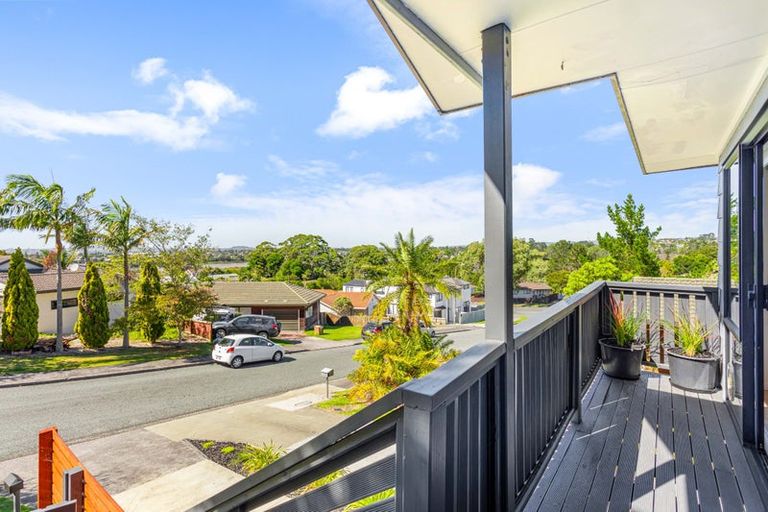 Photo of property in 10 Amery Place, West Harbour, Auckland, 0618