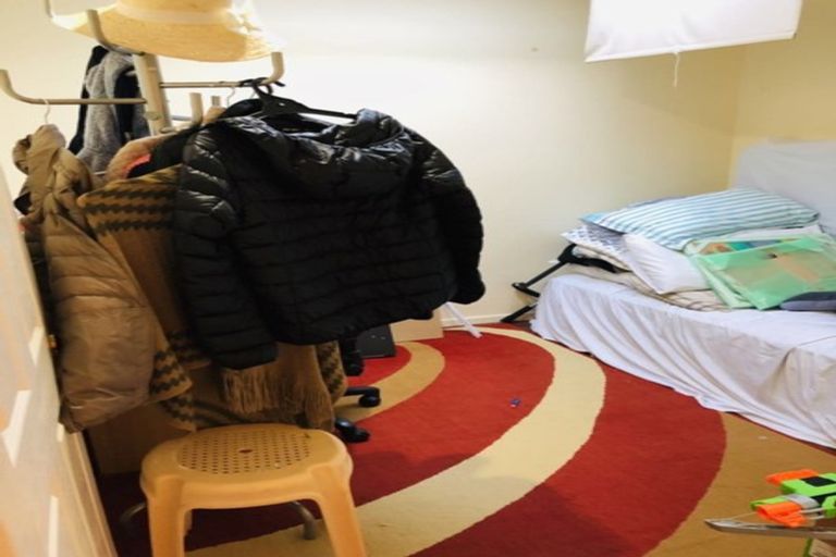 Photo of property in 302 Wairau Road, Glenfield, Auckland, 0629