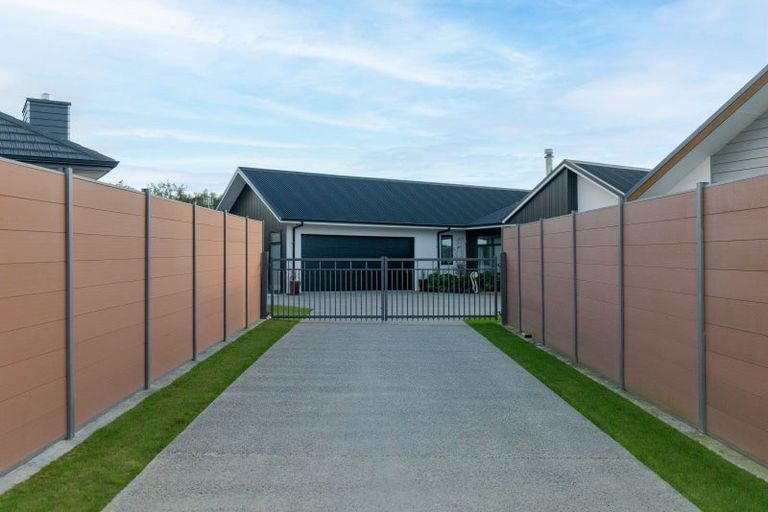 Photo of property in 26 Phoenix Palms Grove, Levin, 5510