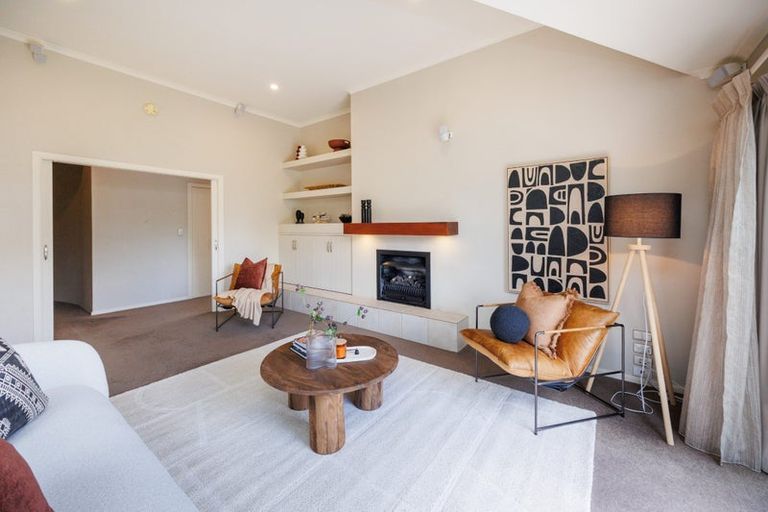 Photo of property in 3 The Oaks, Awapuni, Palmerston North, 4412