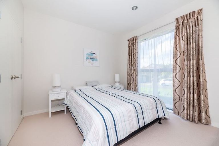 Photo of property in 38a Mark Edward Drive, Half Moon Bay, Auckland, 2012