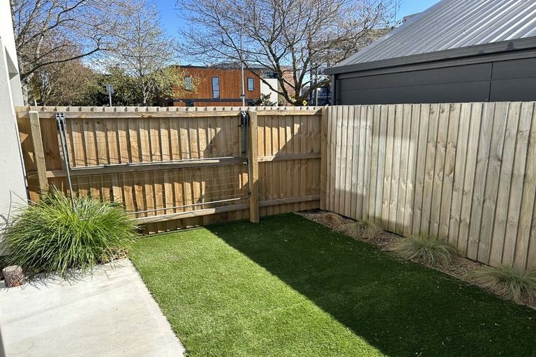 Photo of property in 2/26 Grove Road, Addington, Christchurch, 8024