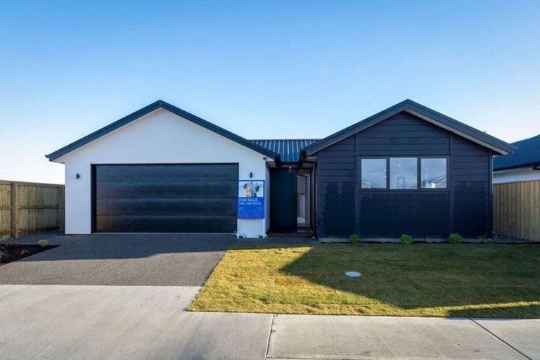 Photo of property in 39 Mehrtens Crescent, Woodend, 7691