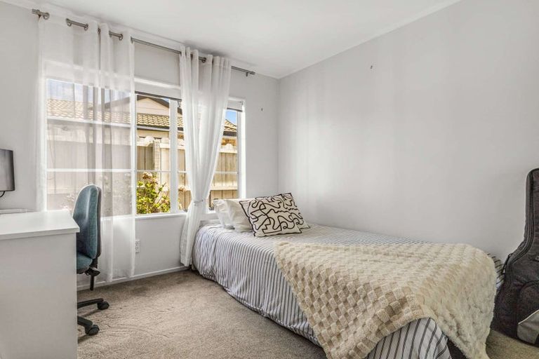 Photo of property in 52 Riverton Drive, Randwick Park, Auckland, 2105