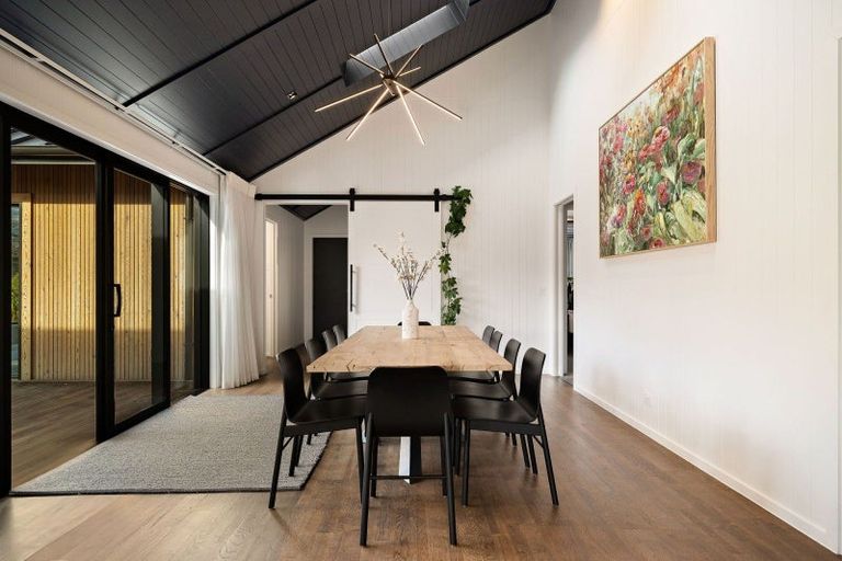 Photo of property in 2 Appin Court, Jacks Point, Queenstown, 9371