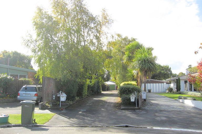 Photo of property in 10 Burrows Place, Ilam, Christchurch, 8041