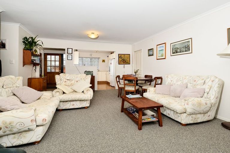 Photo of property in 6 Westvale Avenue, Ranui, Auckland, 0612