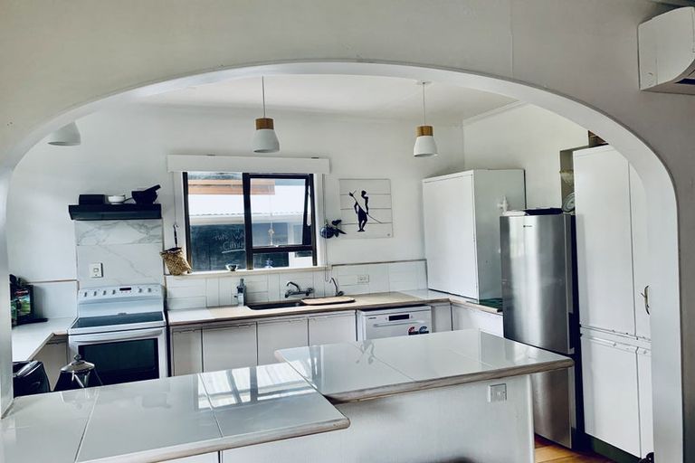 Photo of property in 69 Domett Street, Opunake, 4616