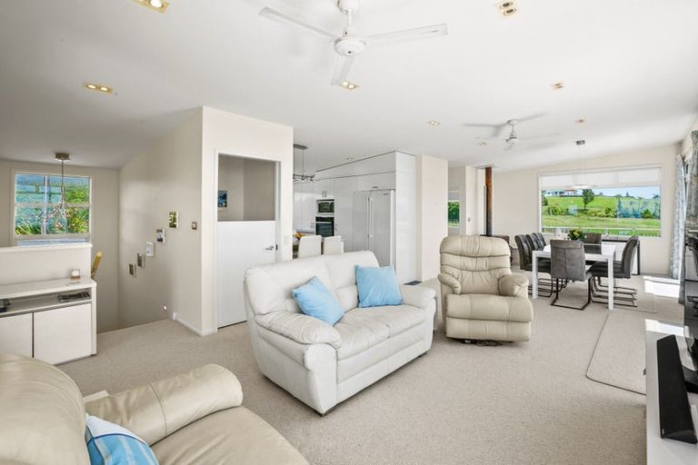 Photo of property in 1532 Carrington Road, Hurworth, New Plymouth, 4371