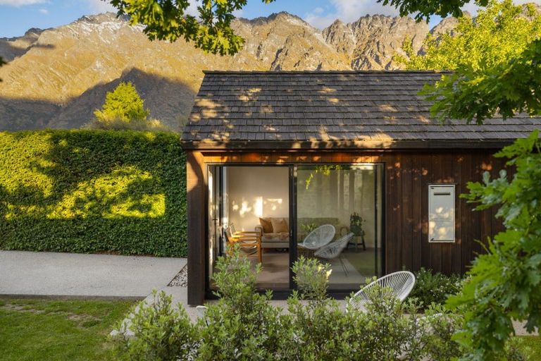 Photo of property in 12 Arran Lane, Jacks Point, Queenstown, 9371