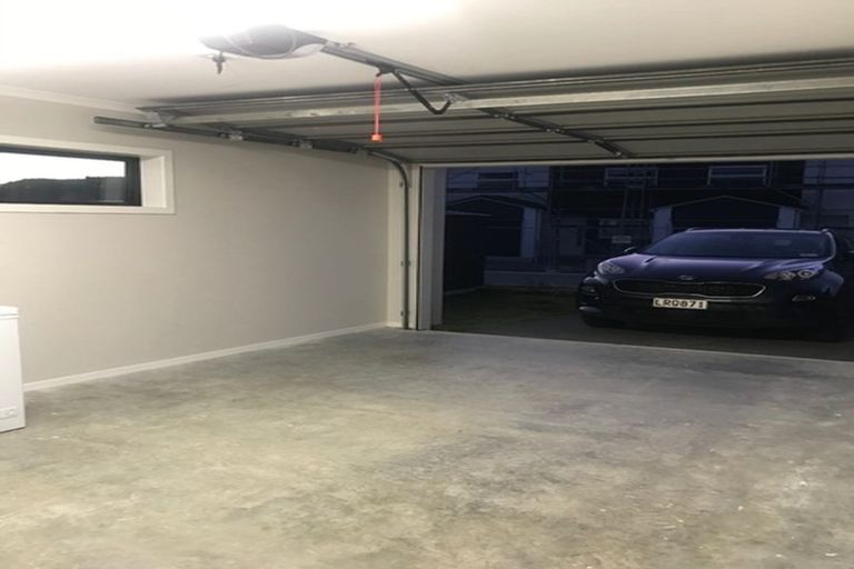 Photo of property in 14 Bluff Road, Kenepuru, Porirua, 5022